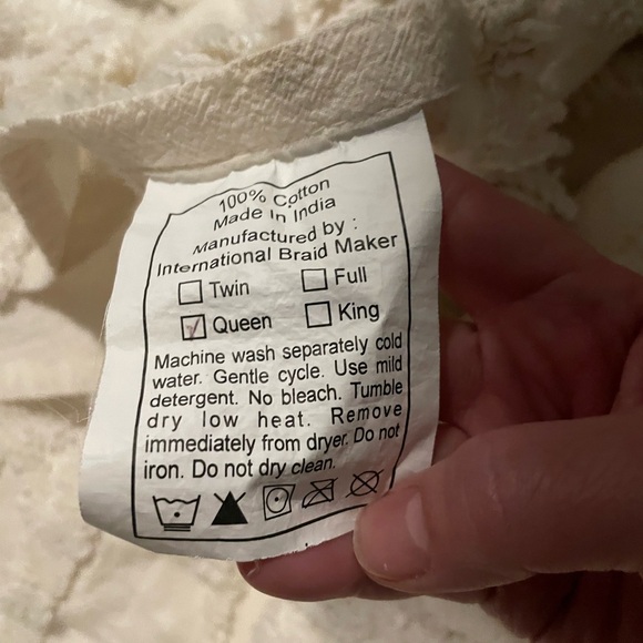 Textured Cream chenille bedspread - Picture 5 of 5